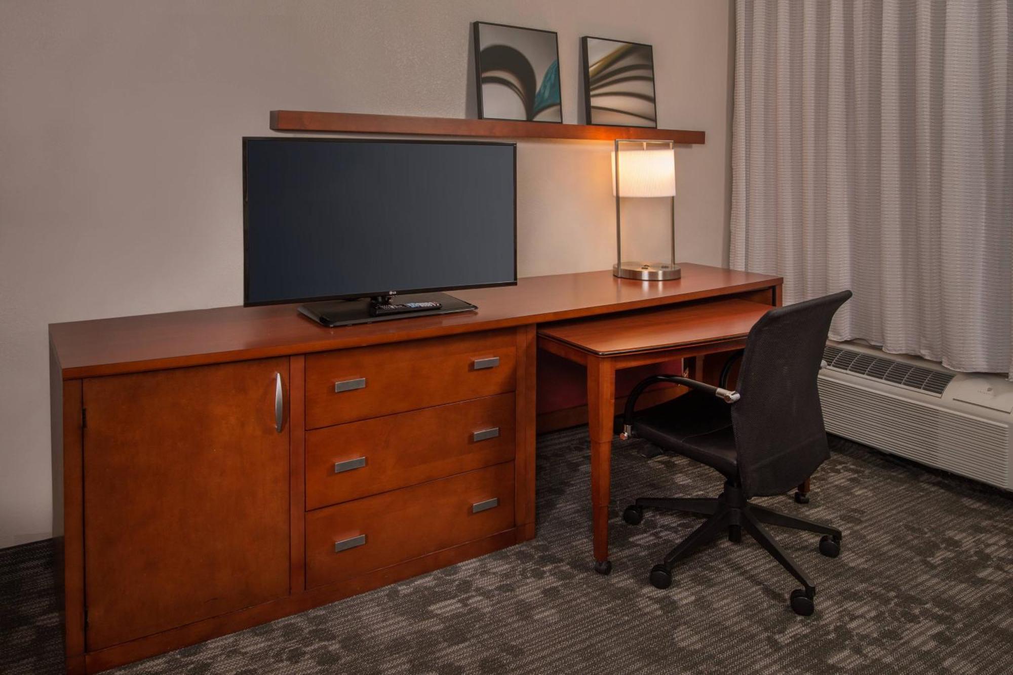 Готель Courtyard By Marriott Dulles Town Center Стерлінґ Екстер'єр фото