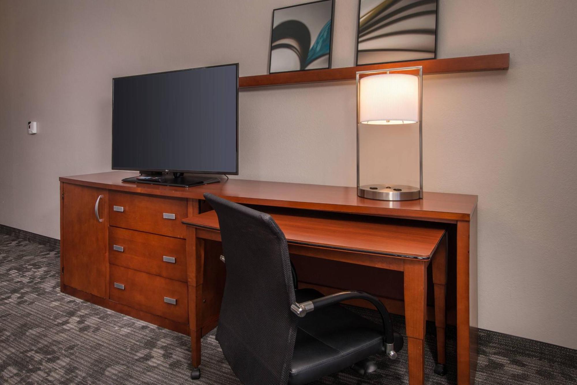 Готель Courtyard By Marriott Dulles Town Center Стерлінґ Екстер'єр фото