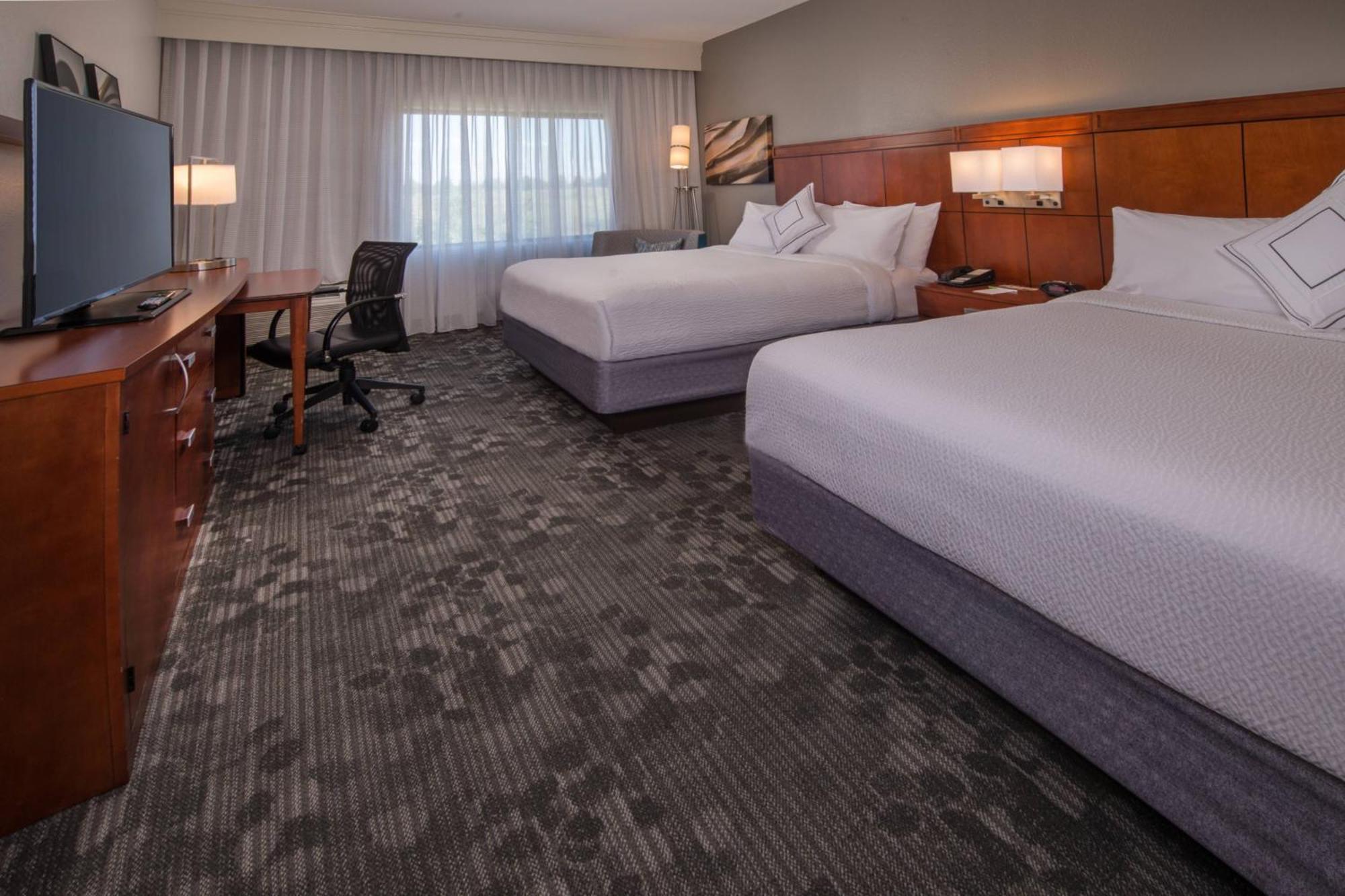 Готель Courtyard By Marriott Dulles Town Center Стерлінґ Екстер'єр фото